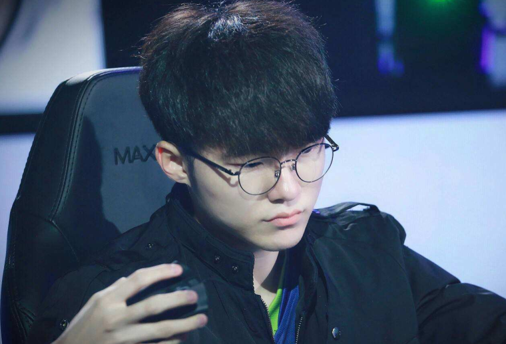 类似情况的 类似情况的